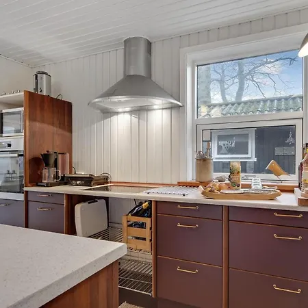 3 Bedroom Gorgeous In ジルレジェ